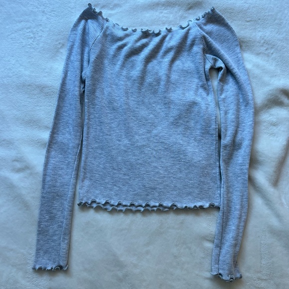 Grey off the shoulder long sleeve - Picture 3 of 3